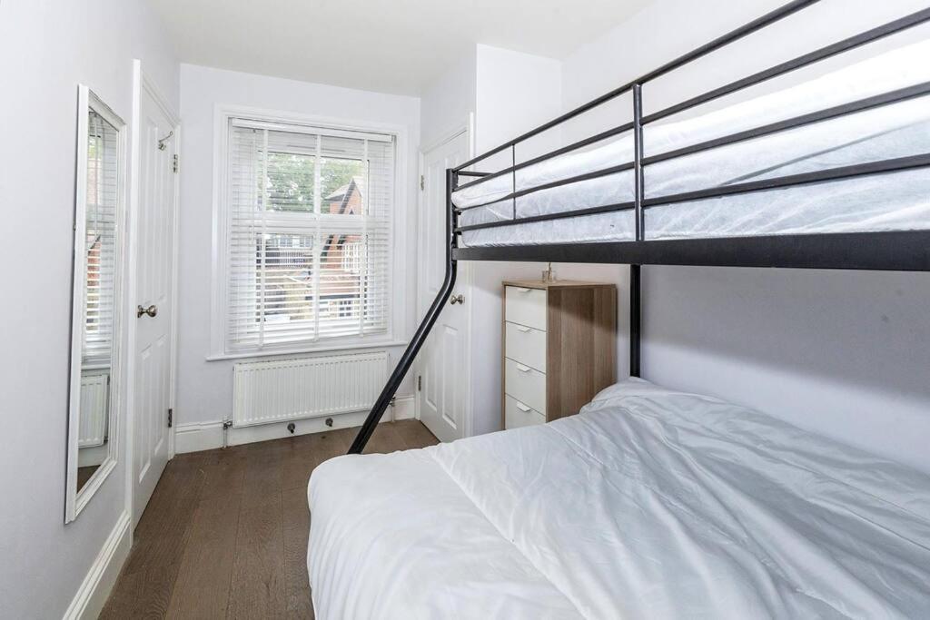 Lovely 2-bed In Free Parking, 1 Mile From Legoland *