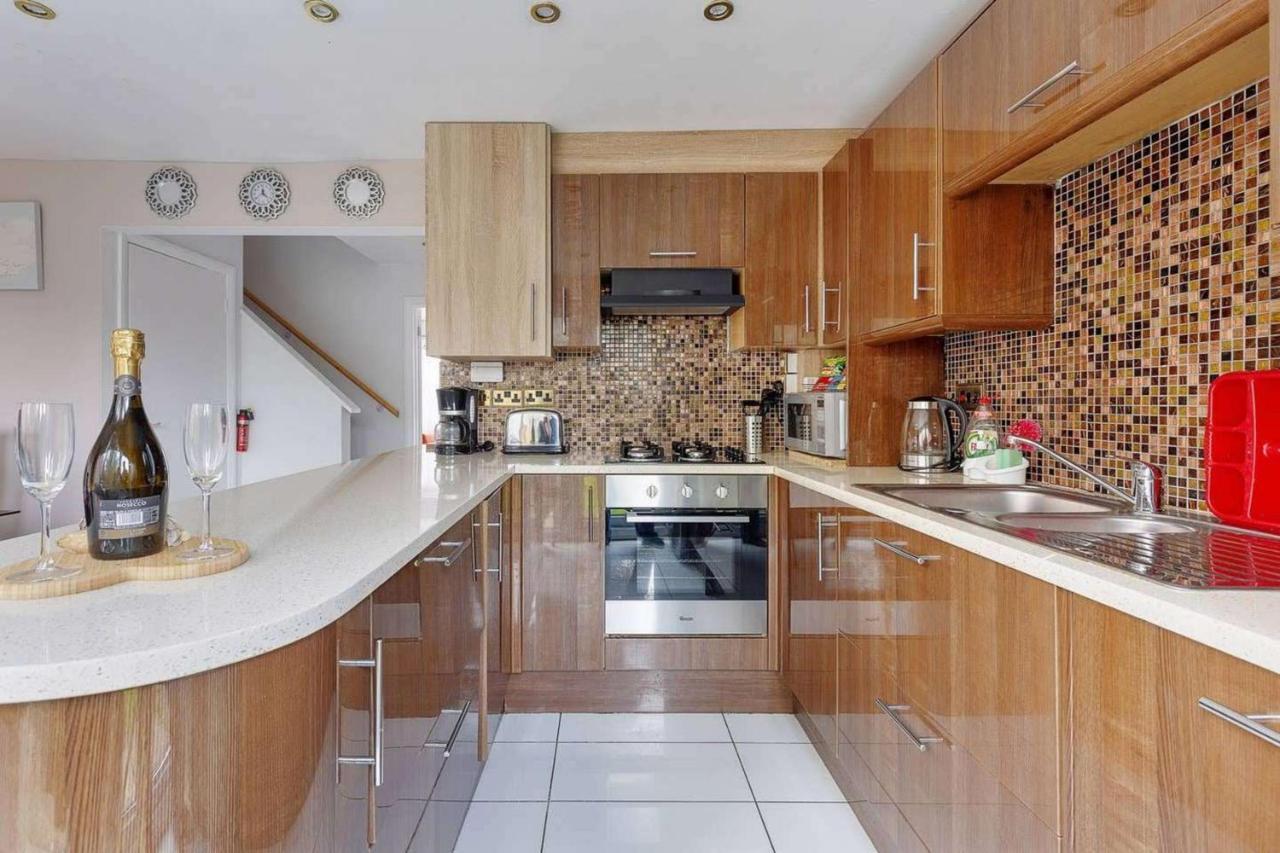 Holiday home Cosy 3 Bed Home, Families And Contractors, Direct For Rates Windsor