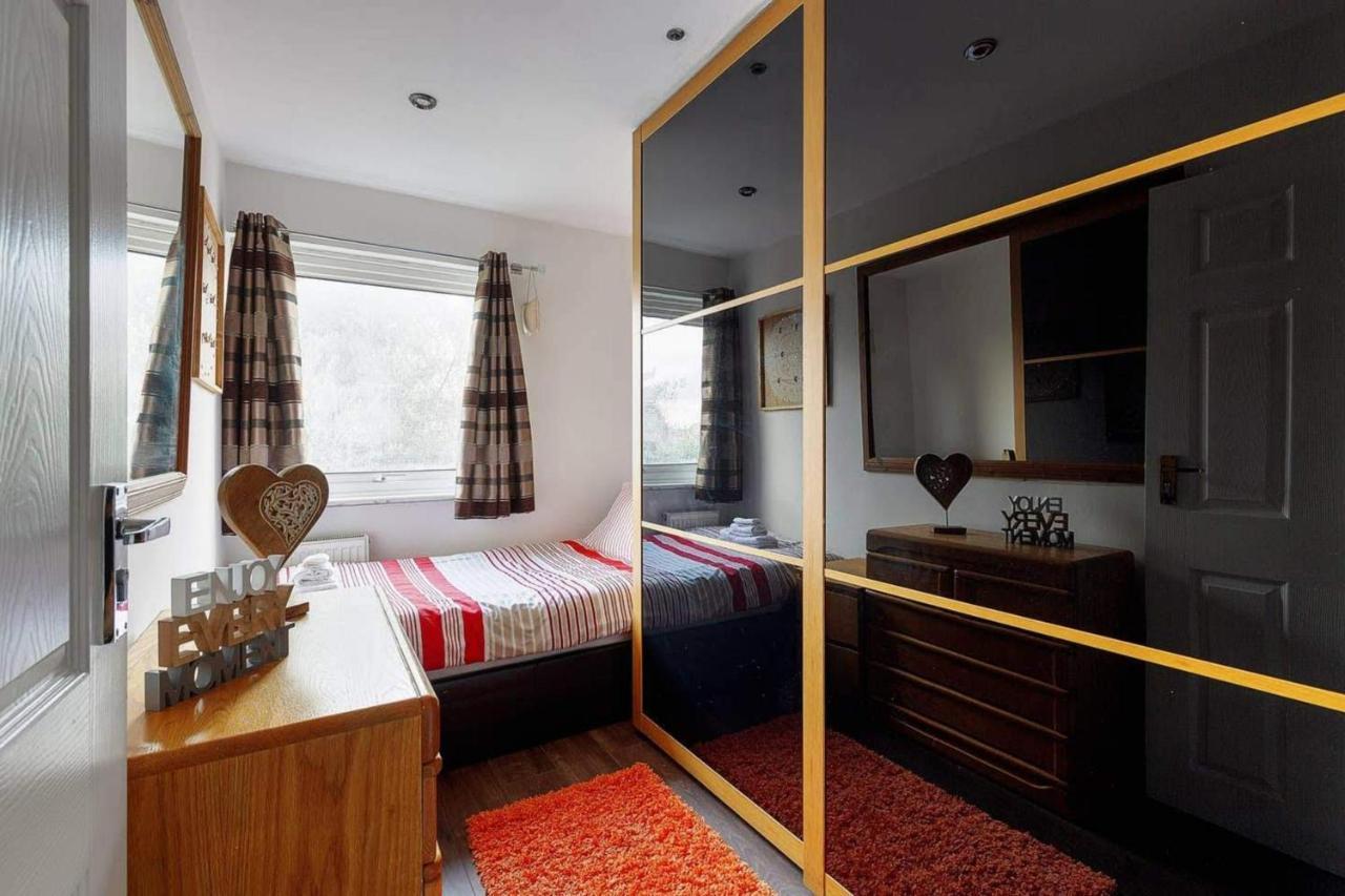 Cosy 3 Bed Home, Families And Contractors, Direct For Rates * Windsor