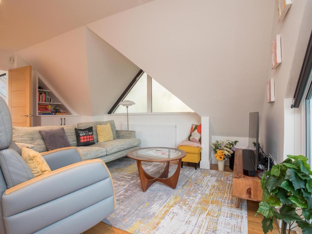 Pass The Keys Stunning 7 Sleeper Penthouse On Riverside