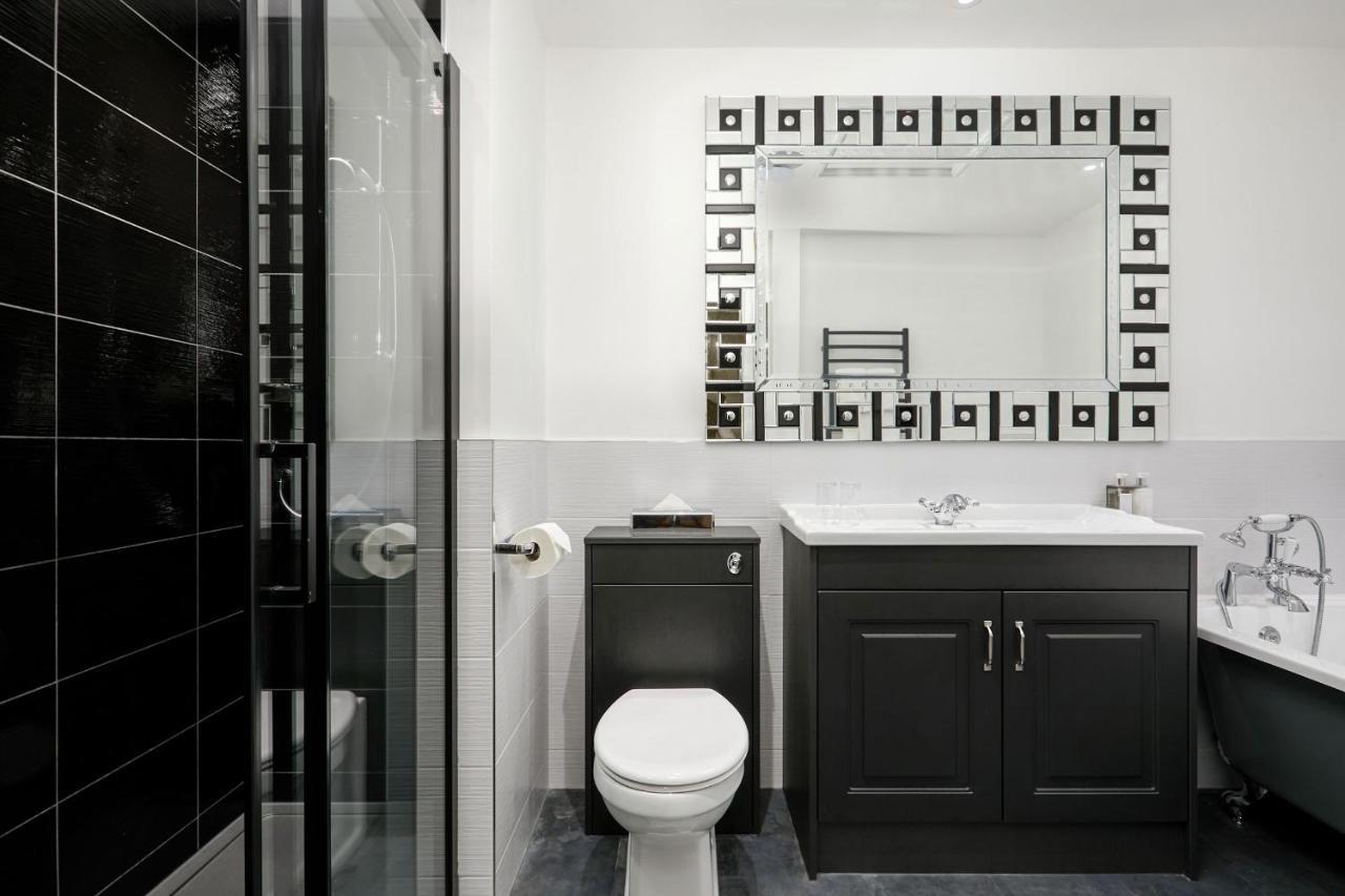 The Royal Adelaide Hotel 4*