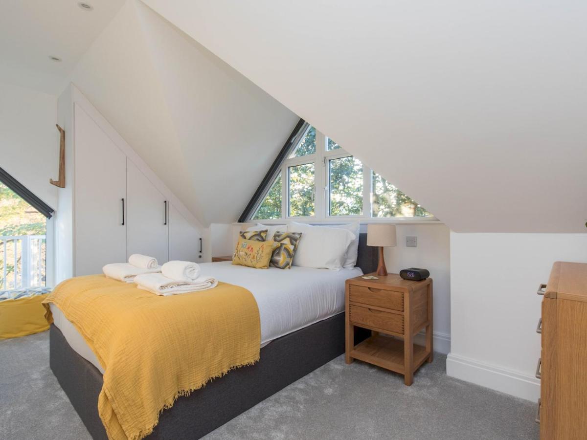 Pass The Keys Stunning 7 Sleeper Penthouse On Riverside Apartment