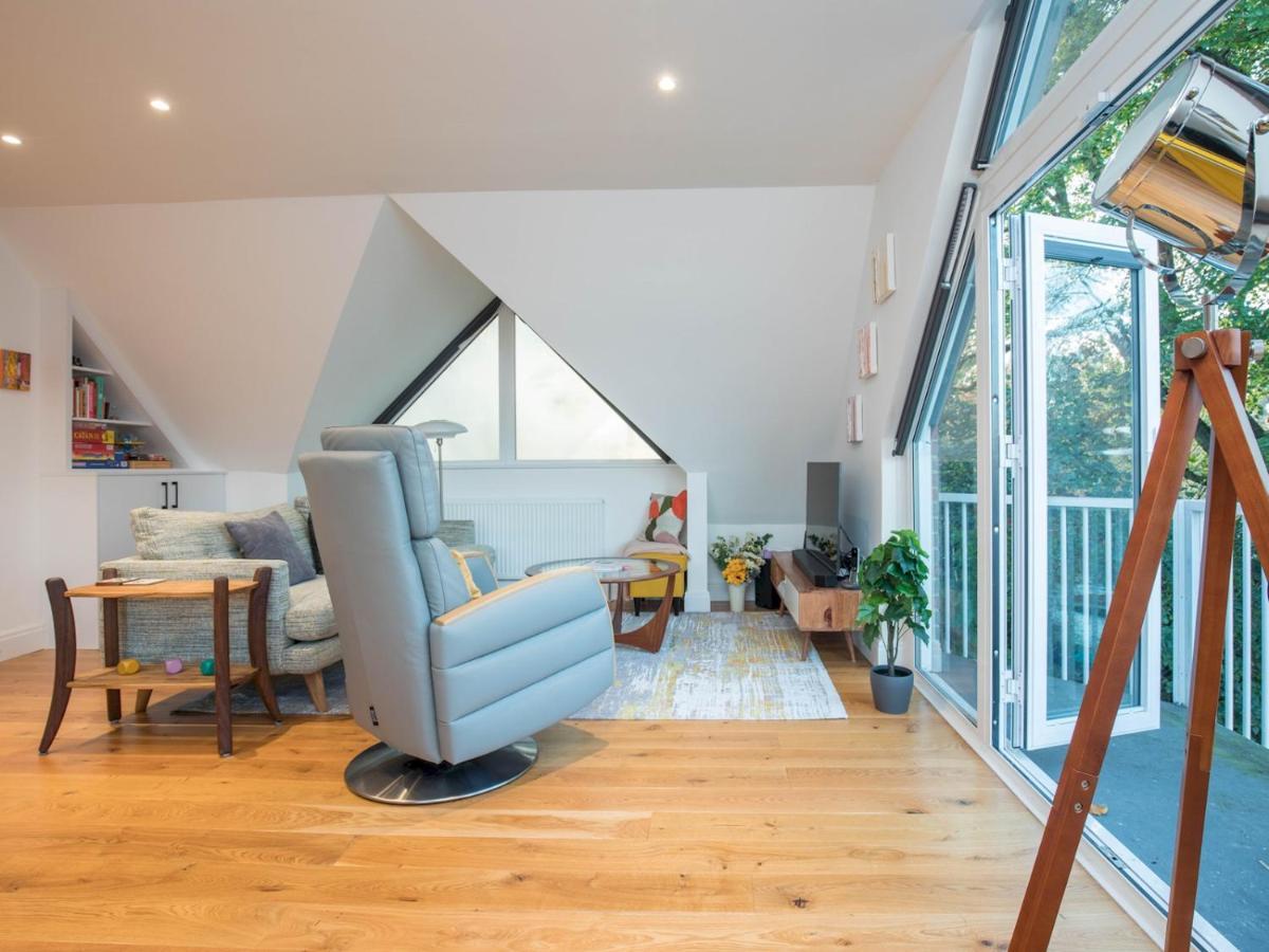 Pass The Keys Stunning 7 Sleeper Penthouse On Riverside *