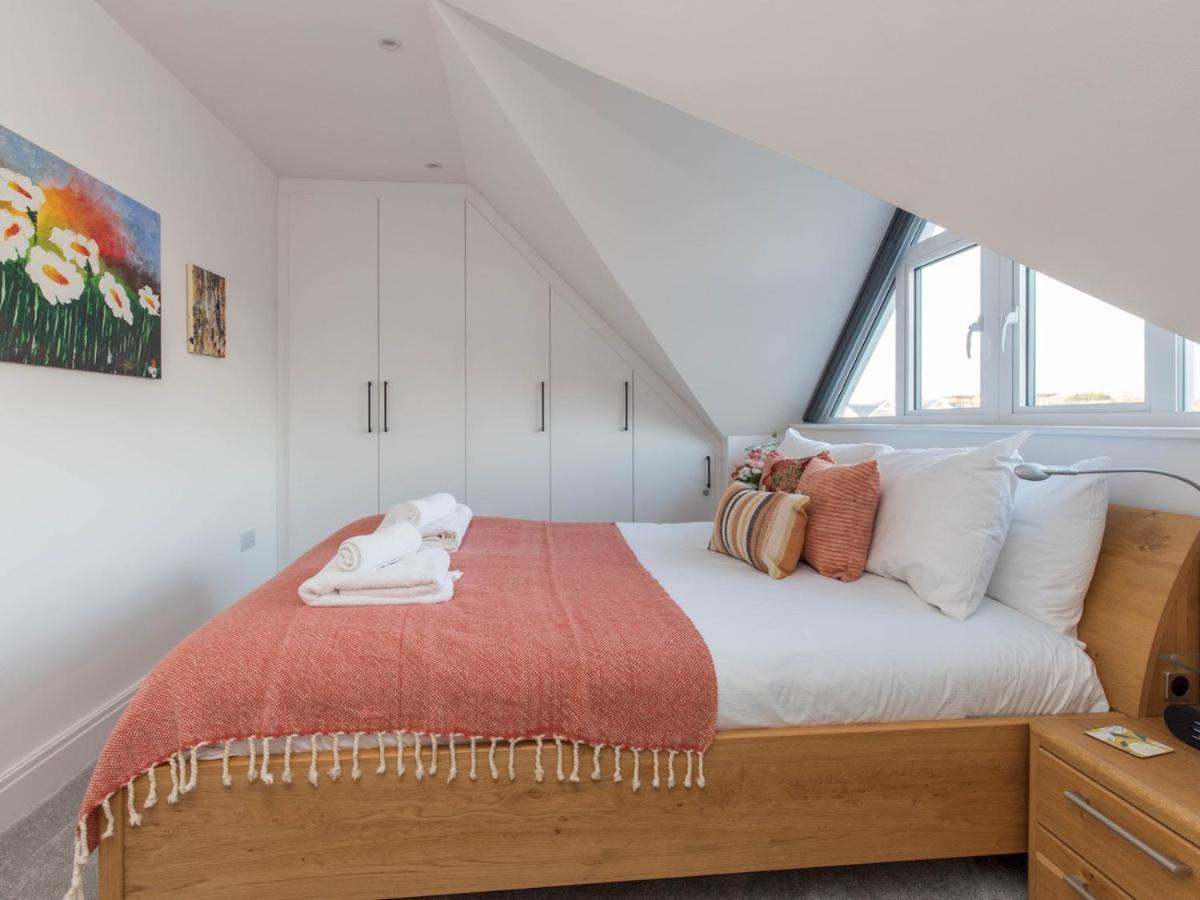 Pass The Keys Stunning 7 Sleeper Penthouse On Riverside *