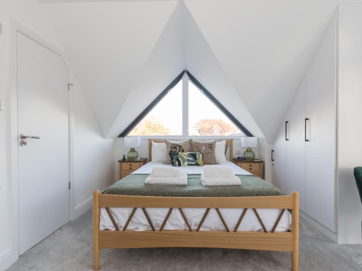 Pass The Keys Stunning 7 Sleeper Penthouse On Riverside Apartment