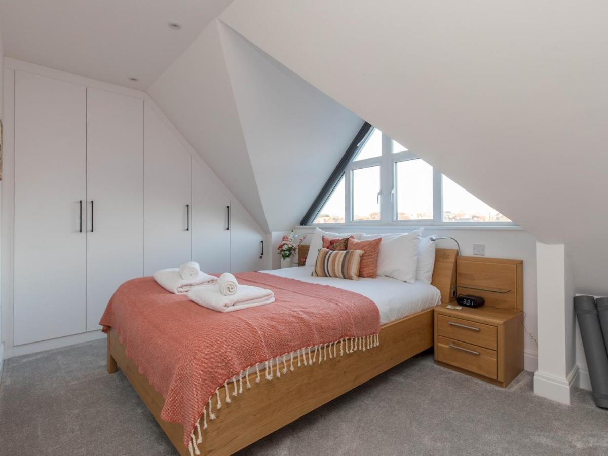 Pass The Keys Stunning 7 Sleeper Penthouse On Riverside Windsor