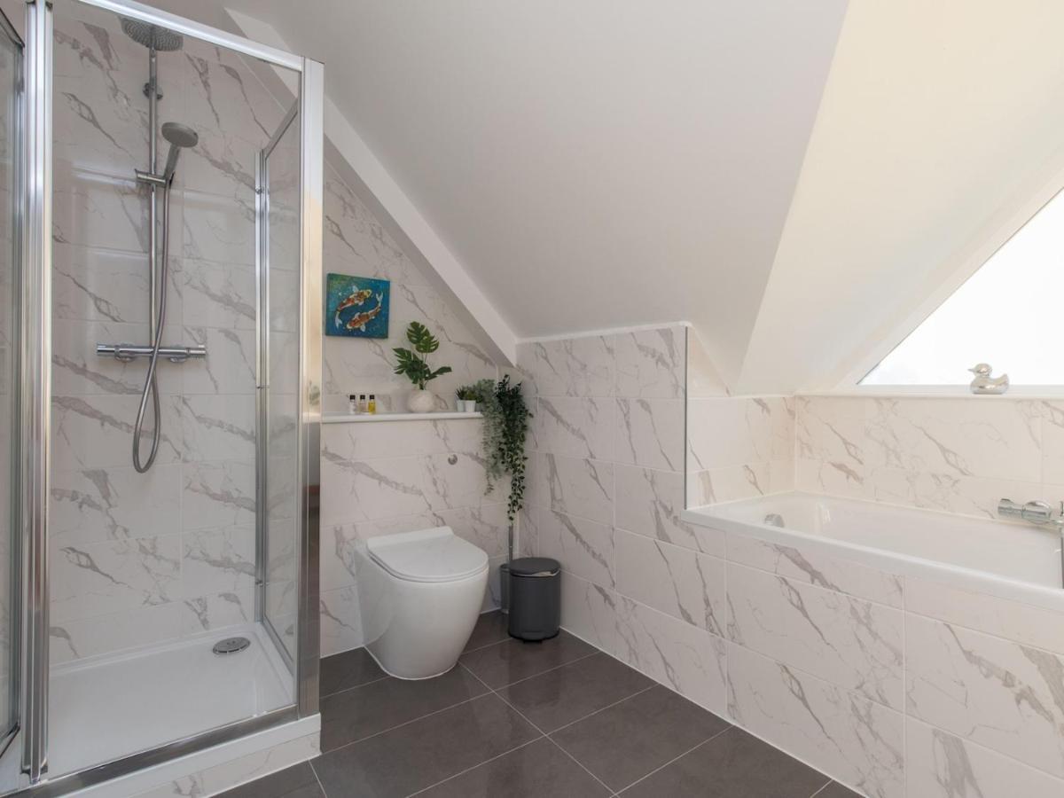 Pass The Keys Stunning 7 Sleeper Penthouse On Riverside Windsor