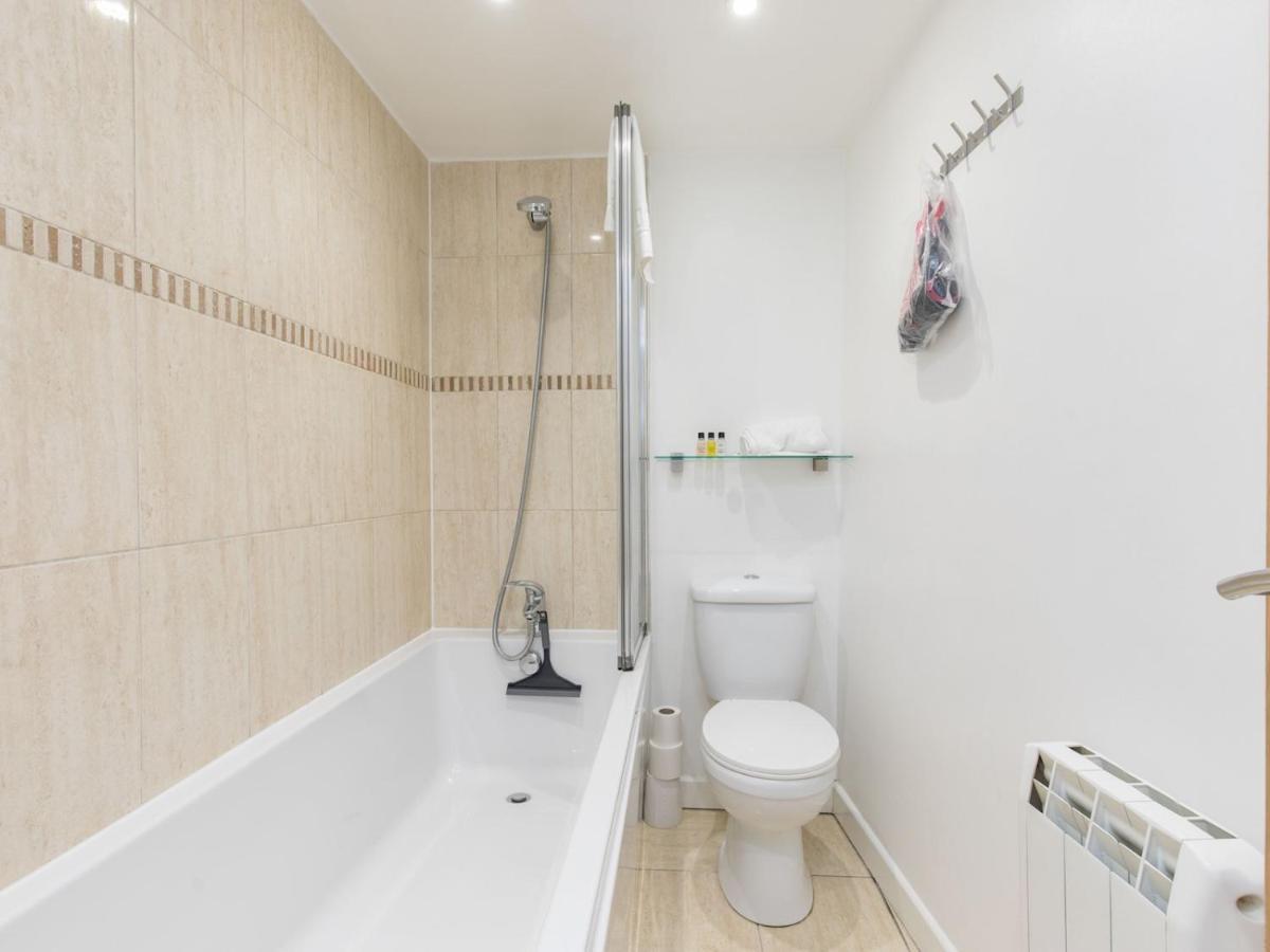 Pass The Keys 6 Sleeper 2 Storey Flat In Apartment Windsor