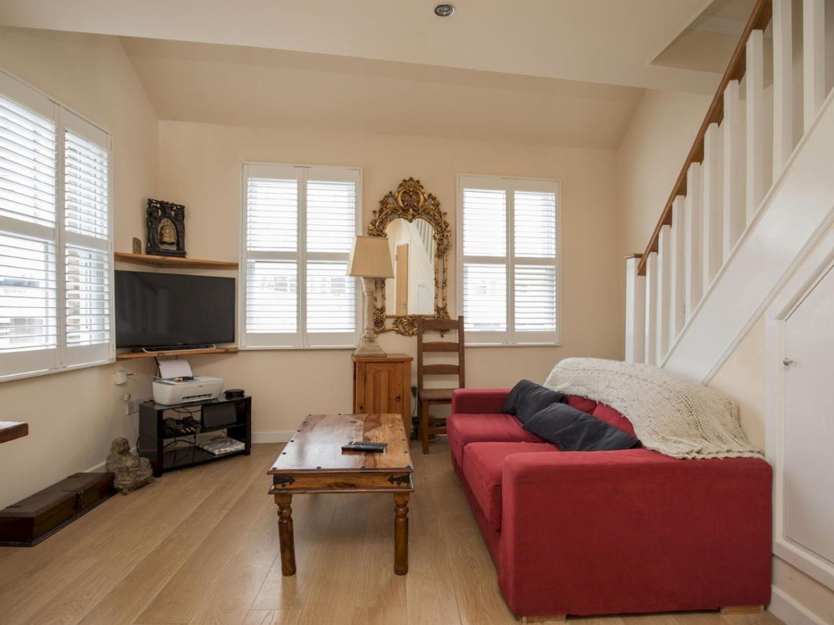 Pass The Keys 6 Sleeper 2 Storey Flat In Apartment *