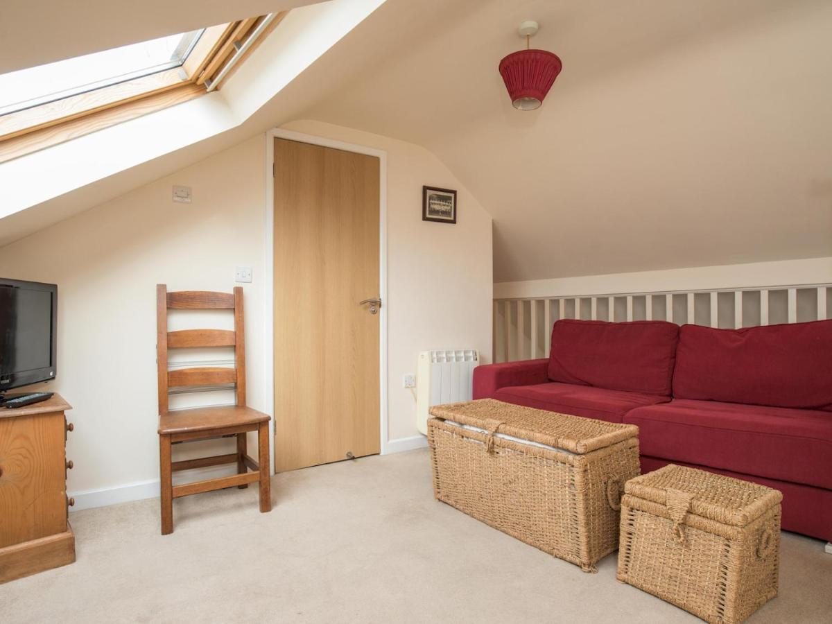 Pass The Keys 6 Sleeper 2 Storey Flat In *