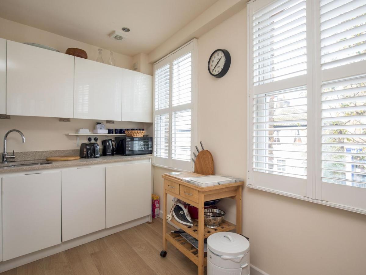 Apartment Pass The Keys 6 Sleeper 2 Storey Flat In Windsor