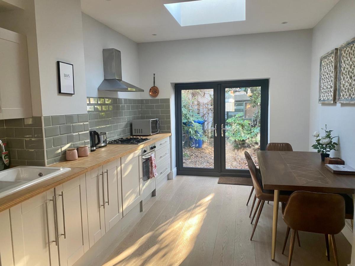 Delightful 2 Bedroom House Central Holiday home