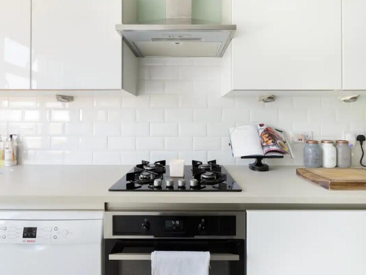Pass The Keys Eton Penthouse With Amazing Castle River Views *