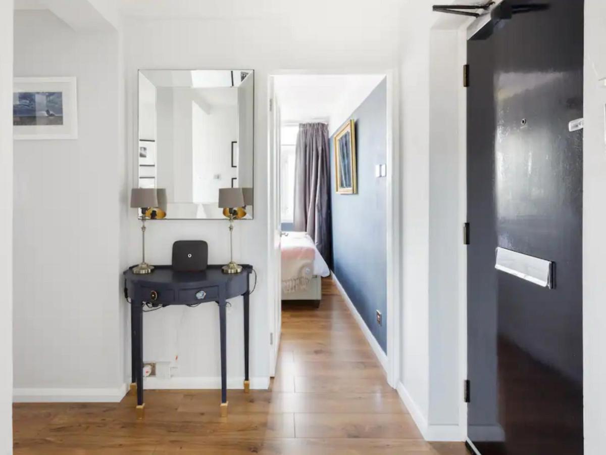 Pass The Keys Eton Penthouse With Amazing Castle River Views *