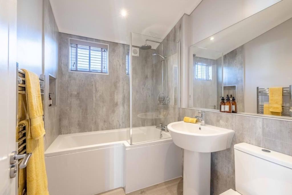 Stylish At Racecourse Marina Holiday home *