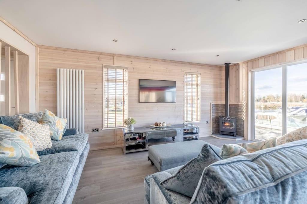 Stylish At Racecourse Marina Holiday home