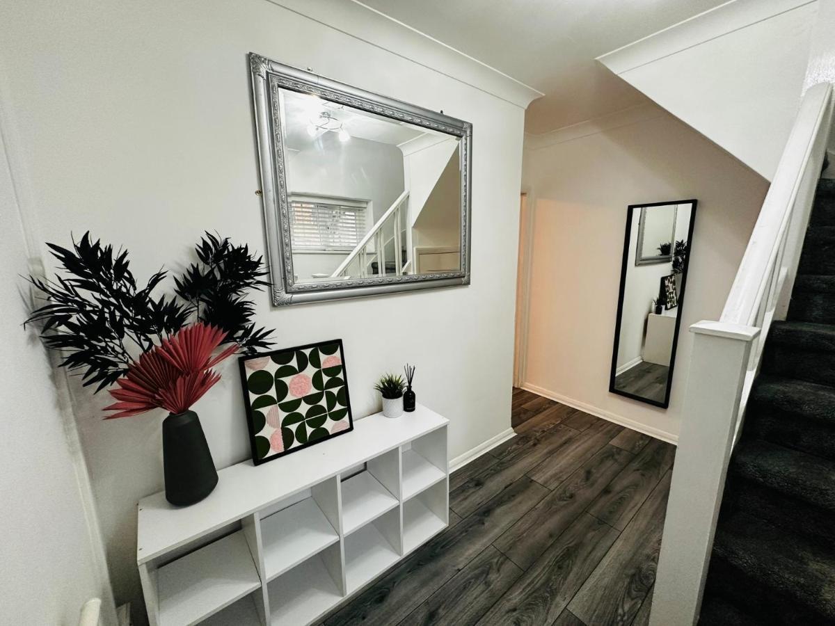 Stylish 3 Bed Semi In Holiday home Windsor