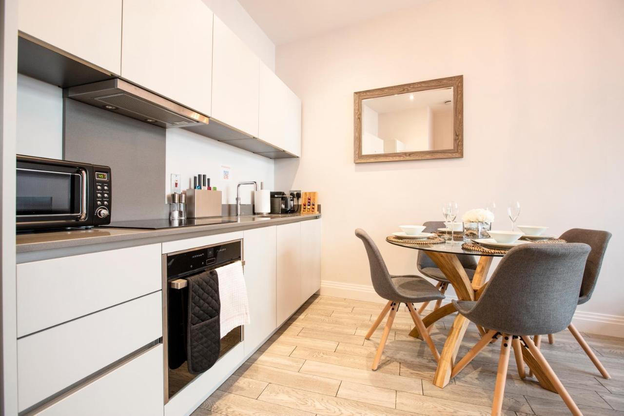 Urban Living's - Castle Luxury Apartment