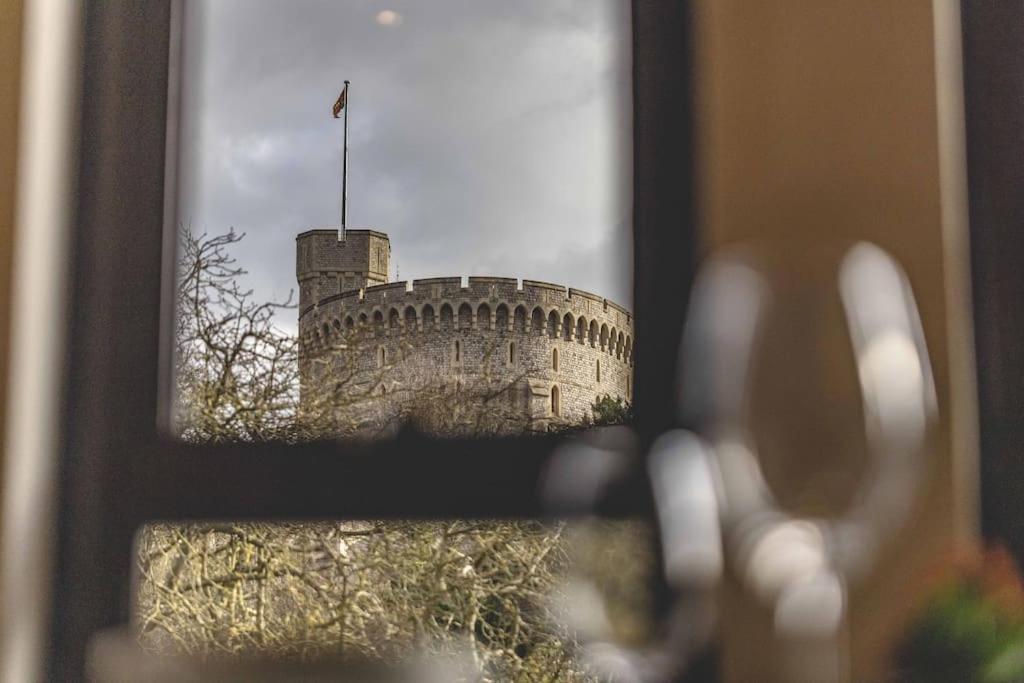 Hidden Gem With Castle Views & Parking * Windsor