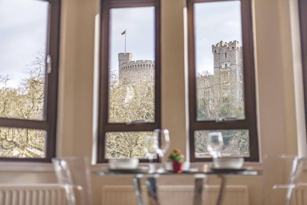 Hidden Gem With Castle Views & Parking Apartment Windsor