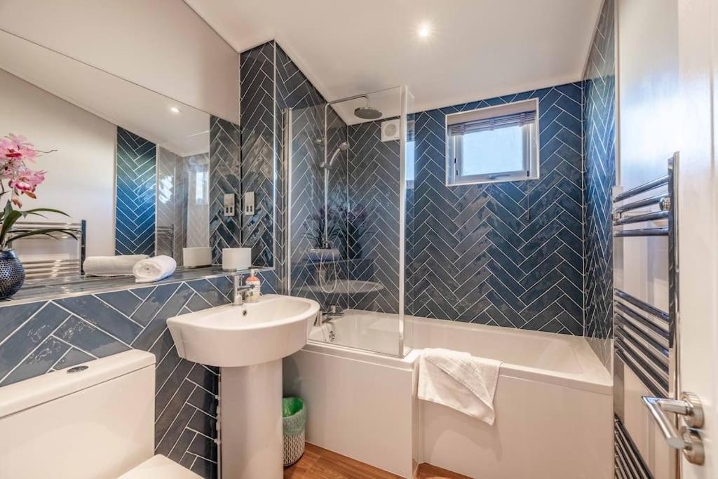Waterfront Racecourse Marina Holiday home Windsor