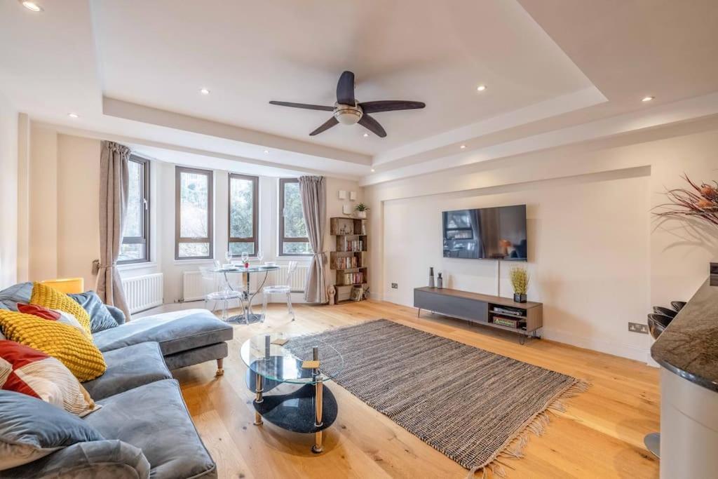 Hidden Gem With Castle Views & Parking * Windsor