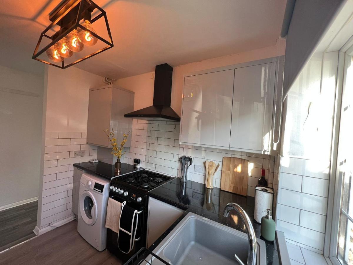 Holiday home Stylish 3 Bed Semi In Windsor