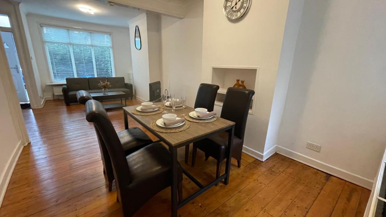 A Lovely Three Bedroom House In Holiday home Windsor