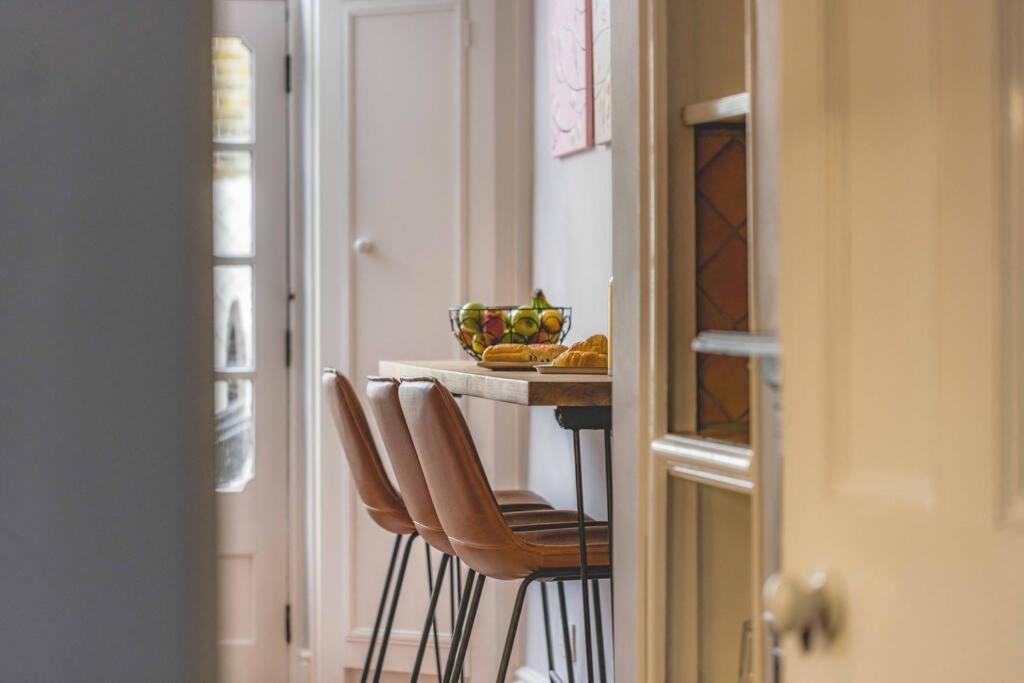 Stylish Windsor-walk 2 The Sights Holiday home Windsor