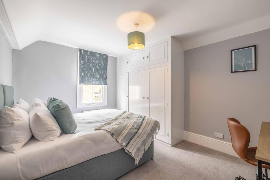 Stylish Windsor-walk 2 The Sights Holiday home Windsor