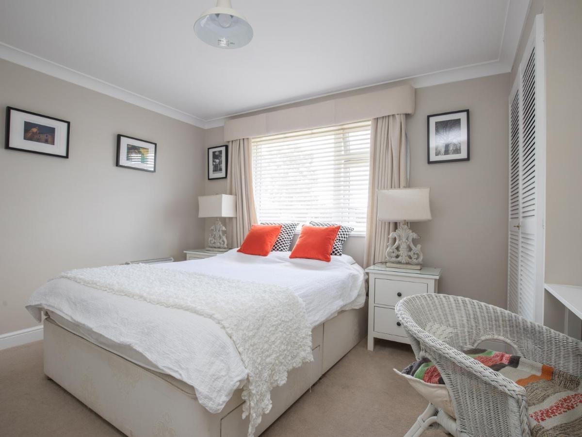 Pass The Keys Stylish 2 Bedroom Flat With Free Parking In Apartment Windsor