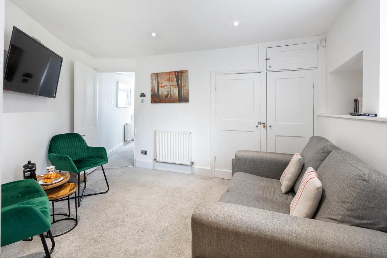 Castle Properties: The Duchess, 3 Bed Family * Windsor