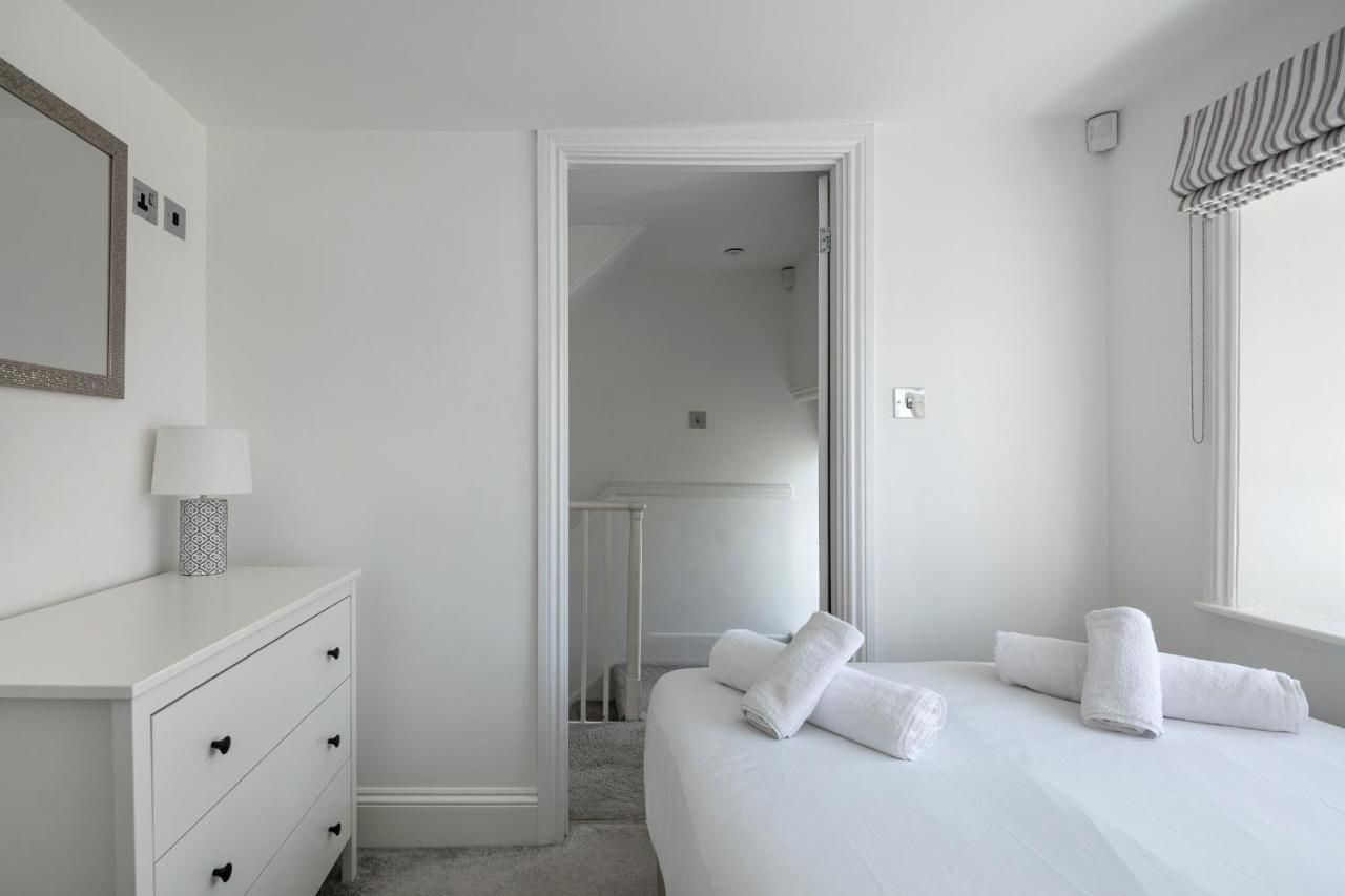 Castle Properties: The Duchess, 3 Bed Family * Windsor