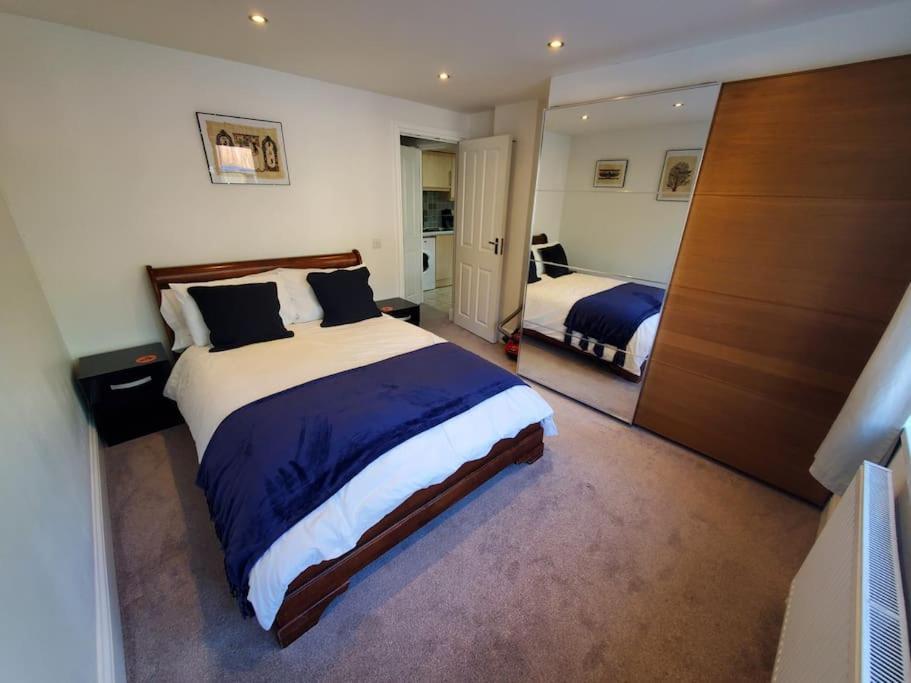 Apartment 2 Bedroom Flat With Free Parking