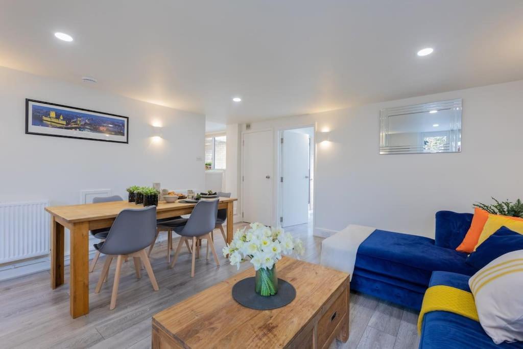 Modern Garden Flat, Walk 2 Sights Apartamento *