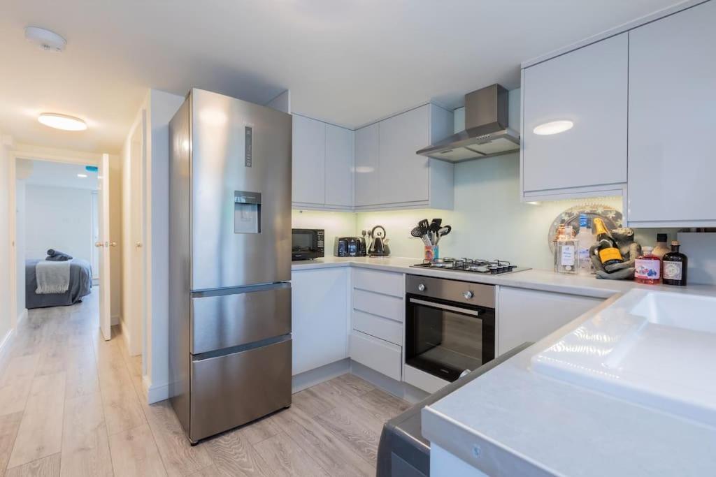 Modern Garden Flat, Walk 2 Sights Apartamento Windsor