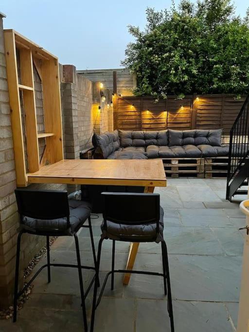 Apartamento Modern Garden Flat, Walk 2 Sights