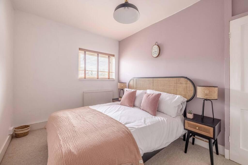 Holiday home Victorian Cottage, Close 2 The Sights, Parking