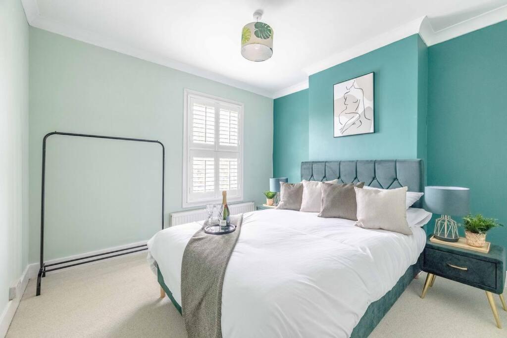 Holiday home Victorian Cottage, Close 2 The Sights, Parking