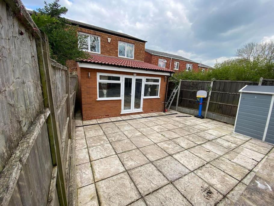Three Bedrooms House In Apartment Windsor