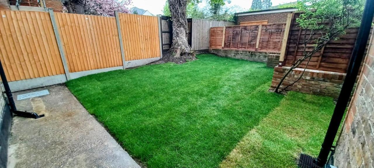 Apartment Bright, Spacious And Modern, Garden Flat In Windsor, Private Entrance, Free Parking, Ev Point, Garden View, Close To Legoland, Great Park, Ascot, Heathrow *