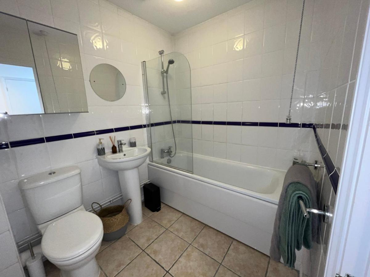Hidden Gem With Free Parking * Windsor