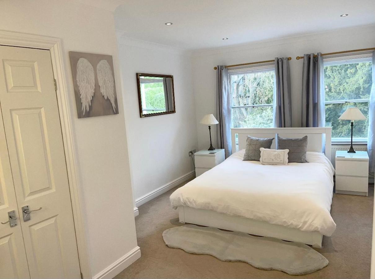 Watch Changing Of The Guard And Walk To The Castle! 2 Bedroom