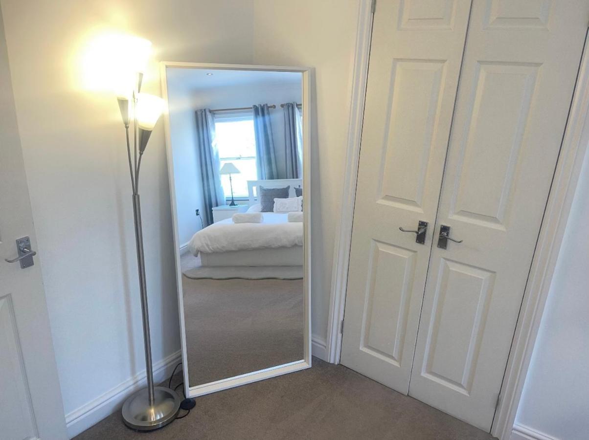 Watch Changing Of The Guard And Walk To The Castle! 2 Bedroom Windsor