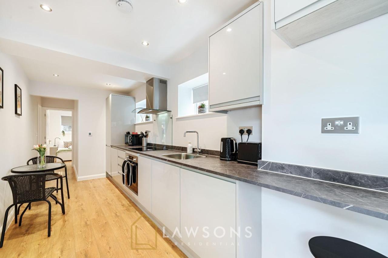 Stylish Living By Lawsons - Parking & 3 En Apartment