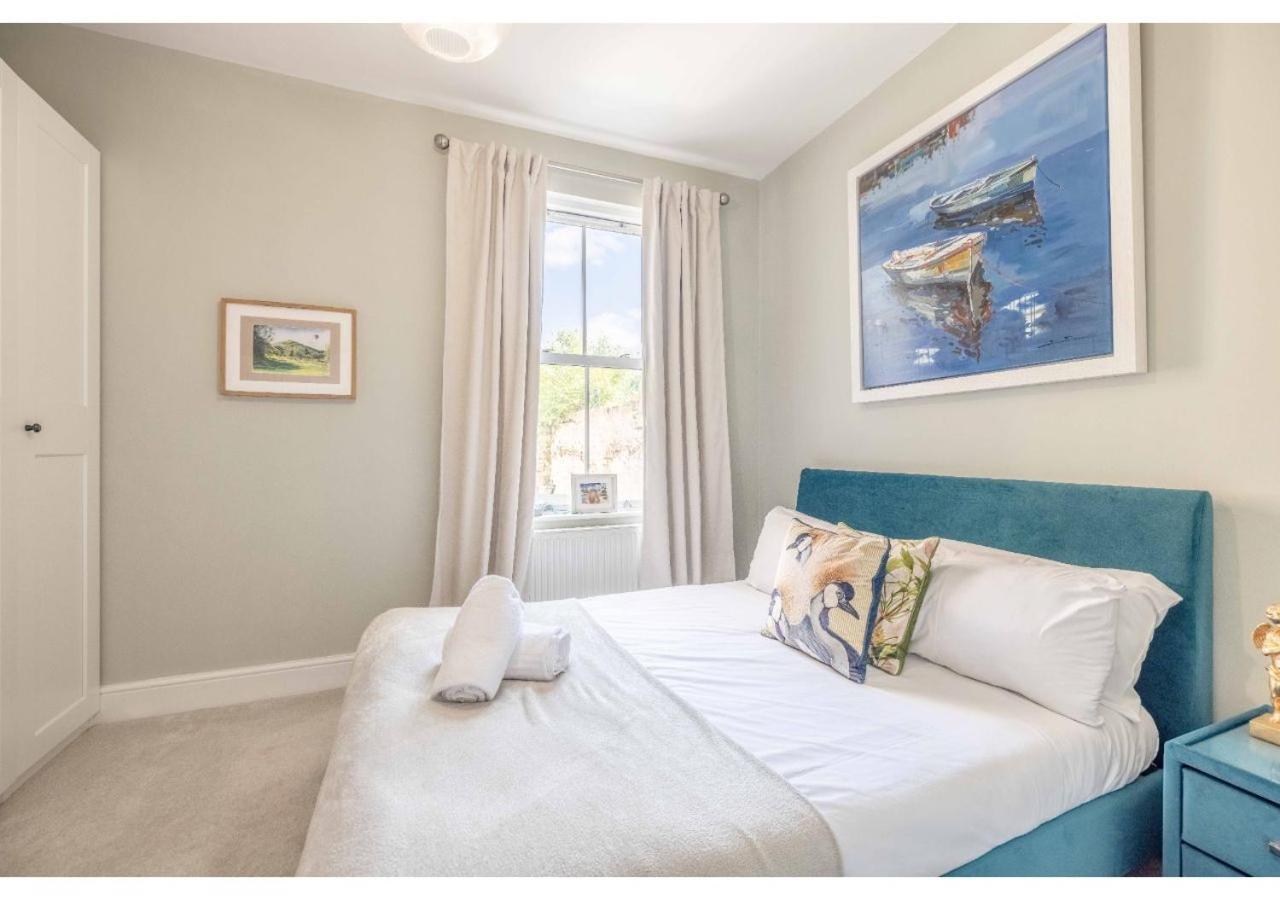 Charming 2 Bed/2 Bath Flat By The Long Walk Apartment *
