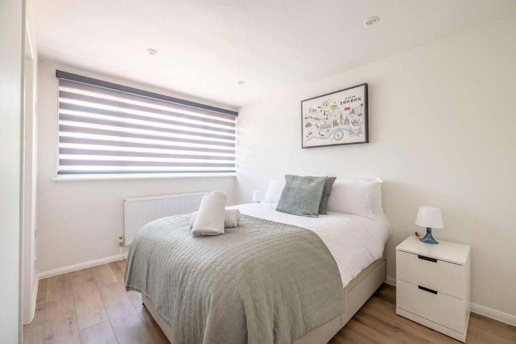 Holiday home Charming 3bed 3bath In With Parking! Windsor