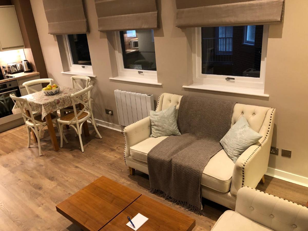The Courtyard 2 Bedroom Apartments In Central Windsor With Parking Apartment *