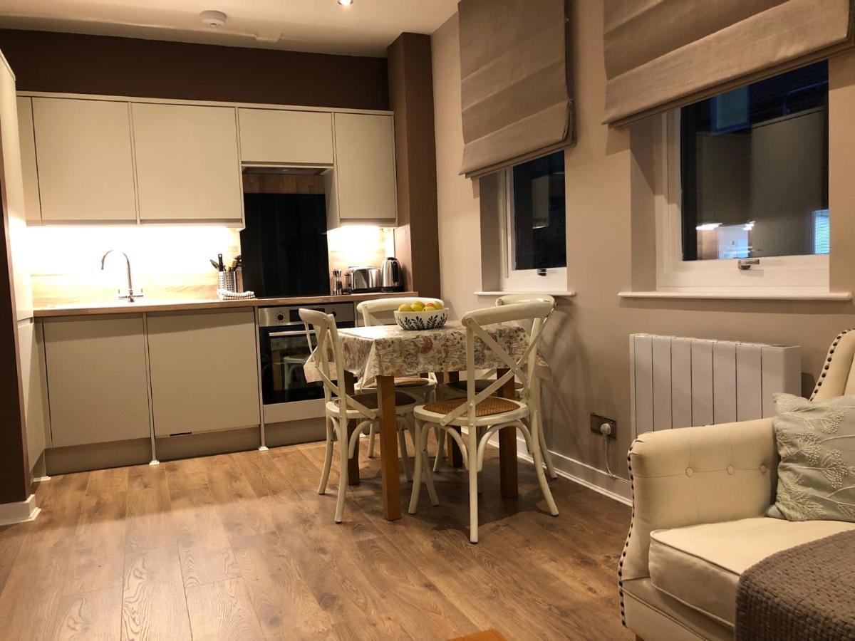 The Courtyard 2 Bedroom Apartments In Central Windsor With Parking Apartment