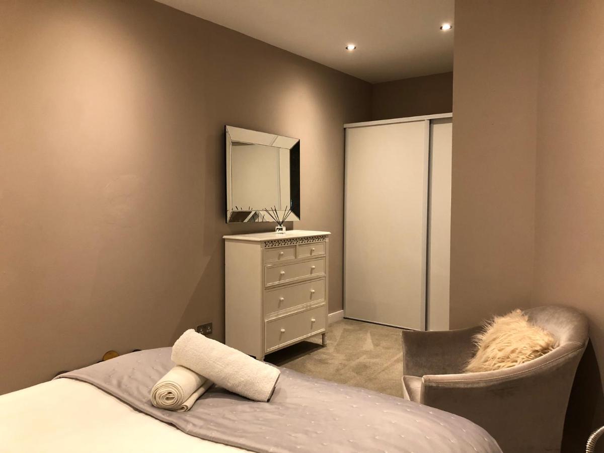 The Courtyard 2 Bedroom Apartments In Central Windsor With Parking Windsor